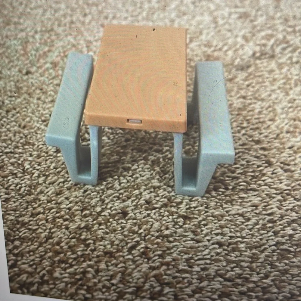 Dollhouse plastic picnic table
